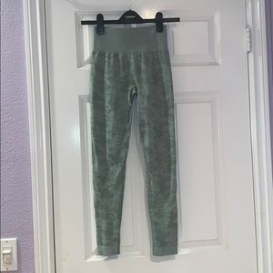 GYMSHARK CAMO LEGGINGS WORN ONCE